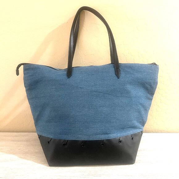 New Victoria's Secret Black Denim Tote Bag with Pouch NWT - Picture 4 of 9